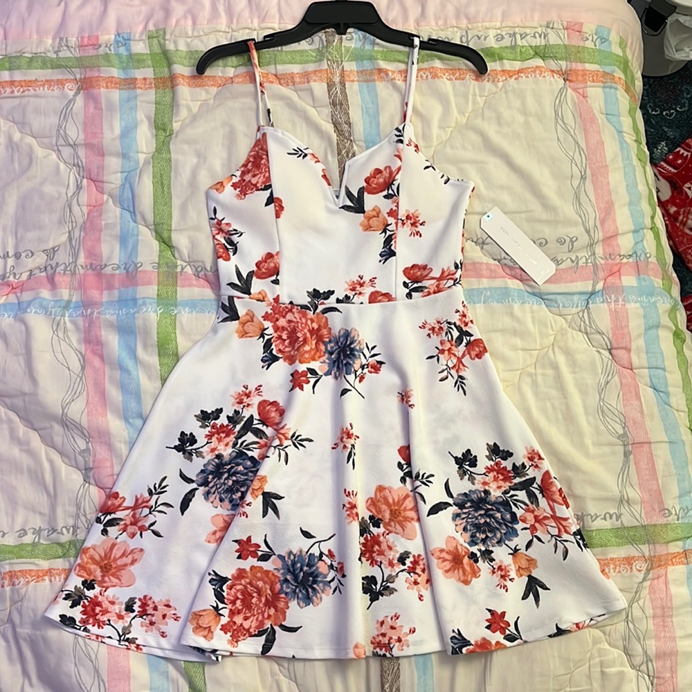 white dress with flowers (with chest pads)